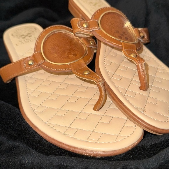 Vince Camuto Tan Leather Braida Thong Sandal - Picture 4 of 15